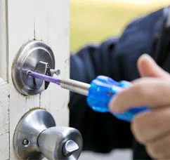 City Locksmith Store Palatine, IL 847-713-5687 - 12-Changing-Locks